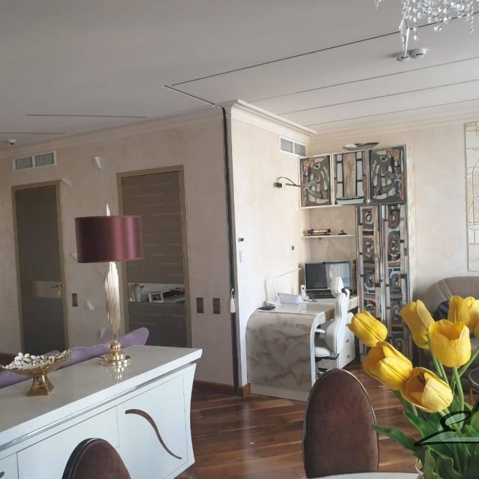 photo5298657890325874686