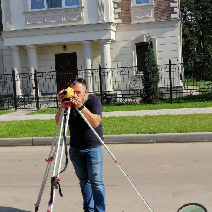 photo5298657890325874958