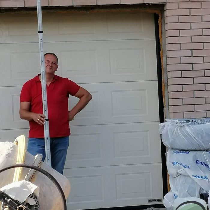 photo5298657890325874959